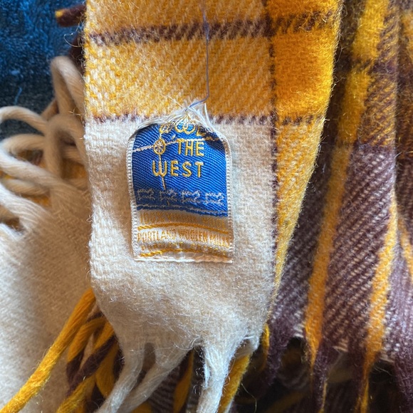 100% wool blanket - Picture 2 of 2